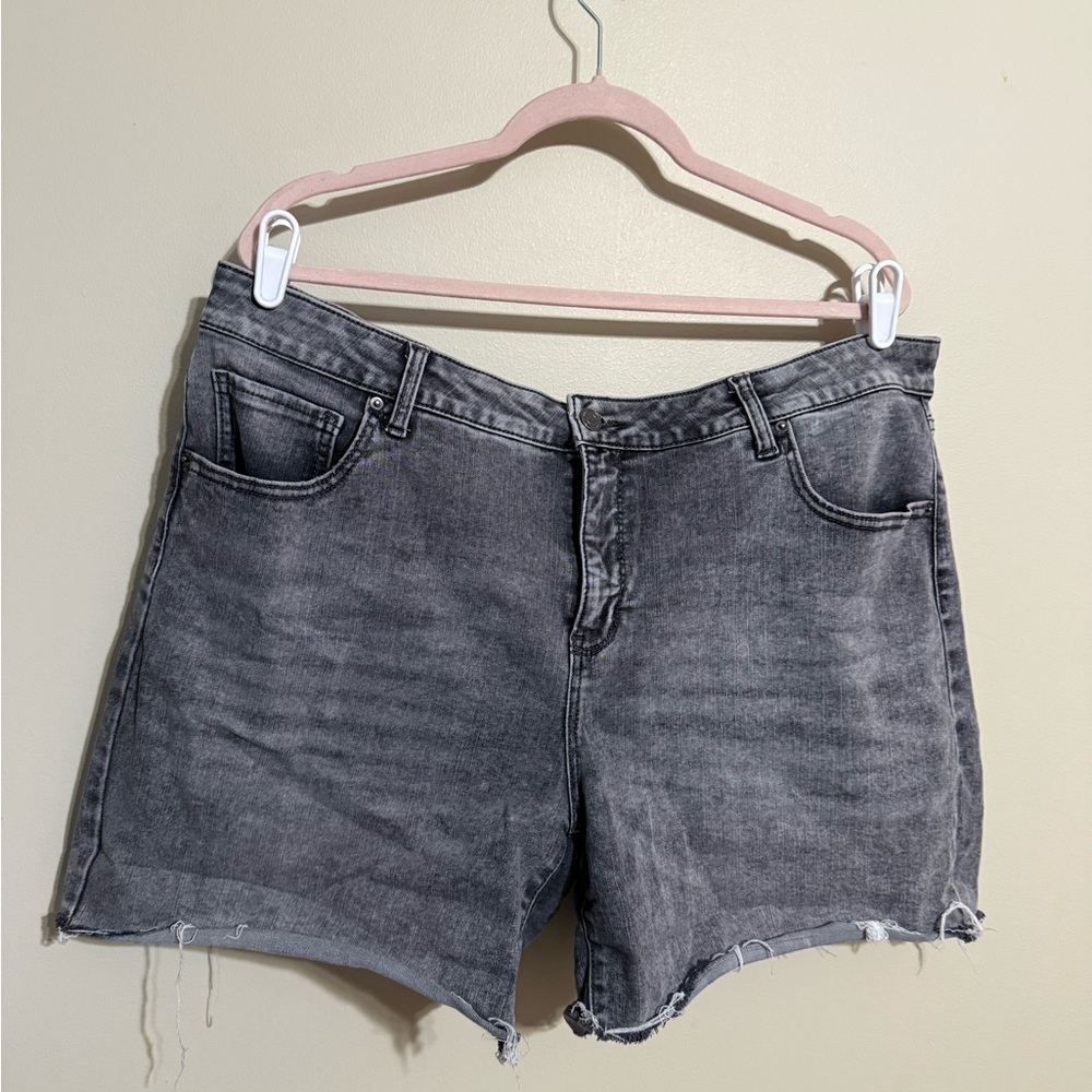 Time and Tru Women's Black Denim Shorts